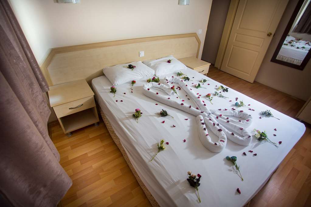 Tuntas Suites Altinkum Didim Chambre photo